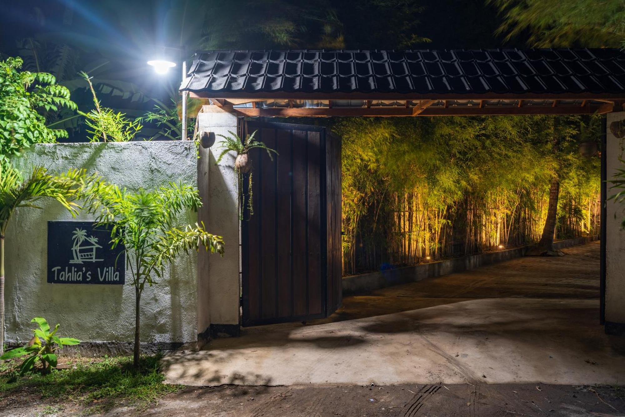 Tahlia'S Villa Sorongjukung Exteriér fotografie