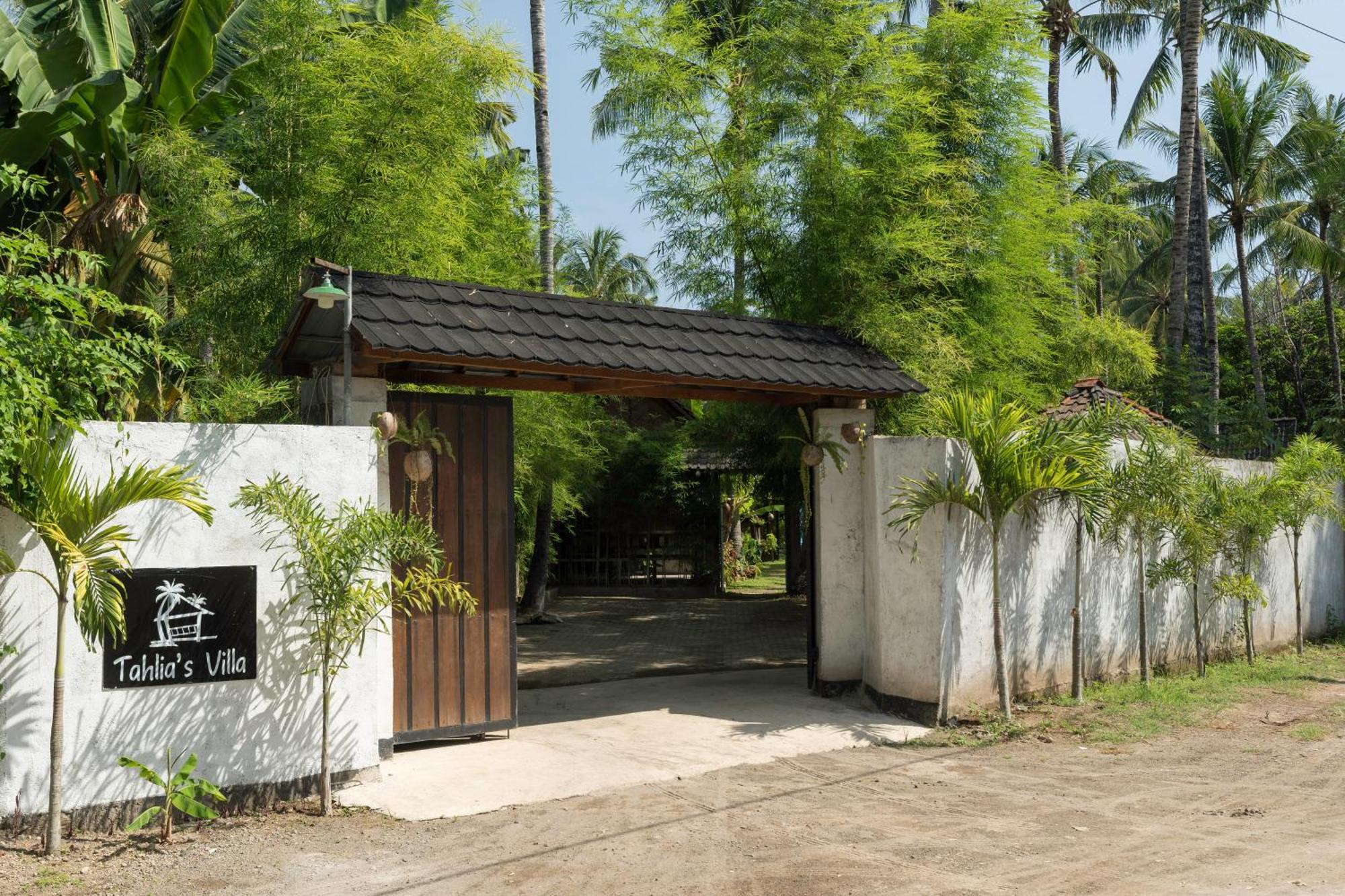 Tahlia'S Villa Sorongjukung Exteriér fotografie